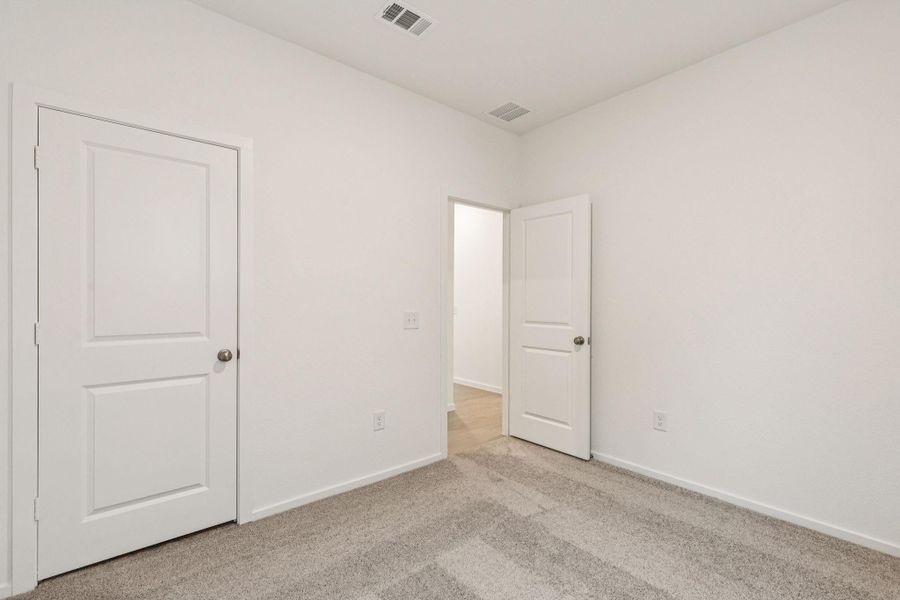 Spacious, unfurnished interior of a new home in Mavera, Conroe (Image 20).