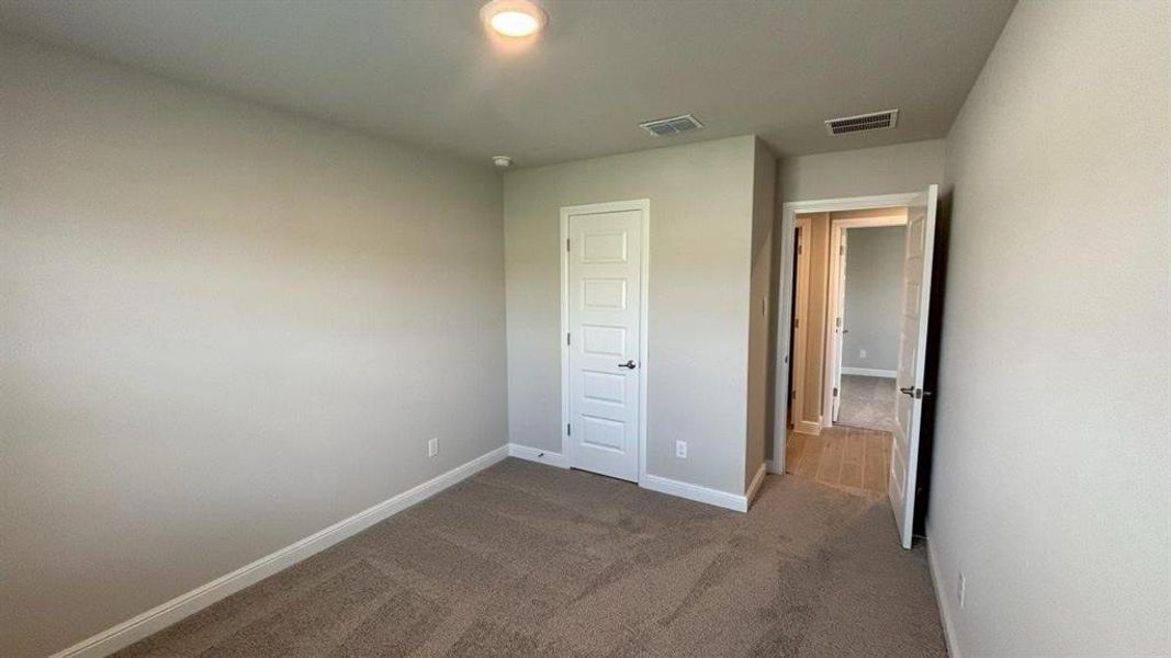 Spacious, unfurnished interior of a new home in Legado, Cleburne (Image 9).