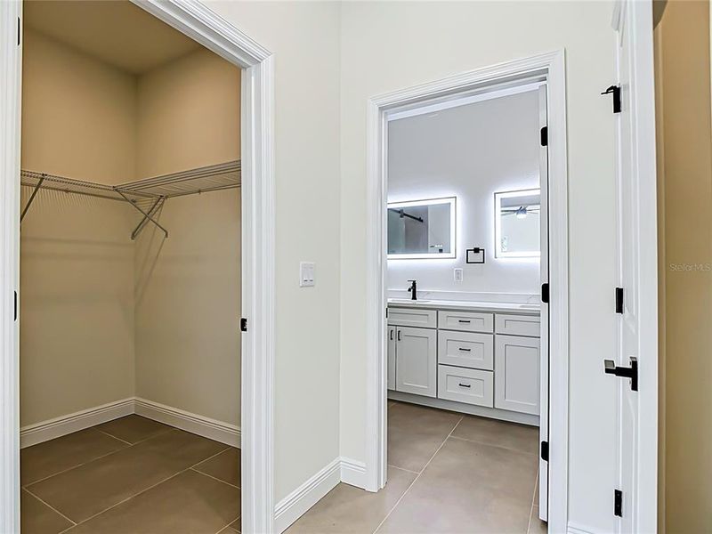 Spacious, unfurnished interior of a new home in , Lehigh Acres (Image 41).