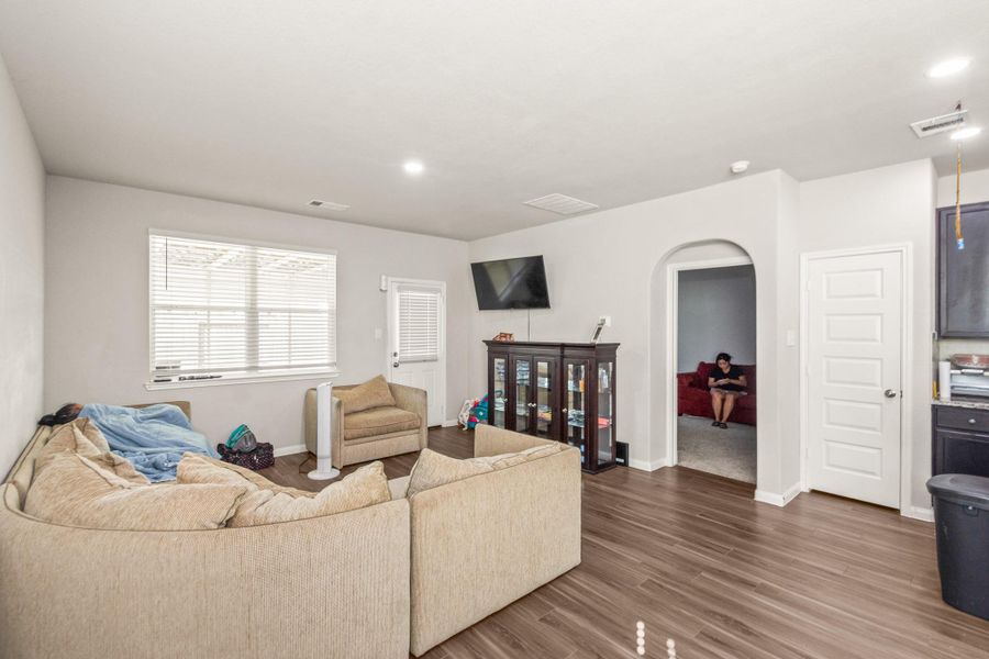 Furnished interior view inside a new home in , Conroe (Image 10). Furnished interior view inside a new home in , Conroe (Image 10).