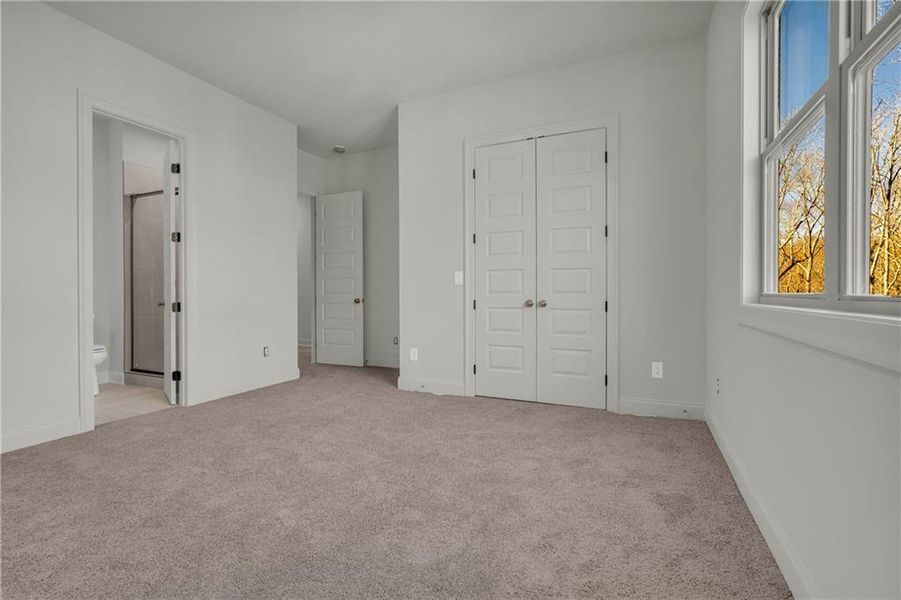 Spacious, unfurnished interior of a new home in , Gainesville (Image 44).