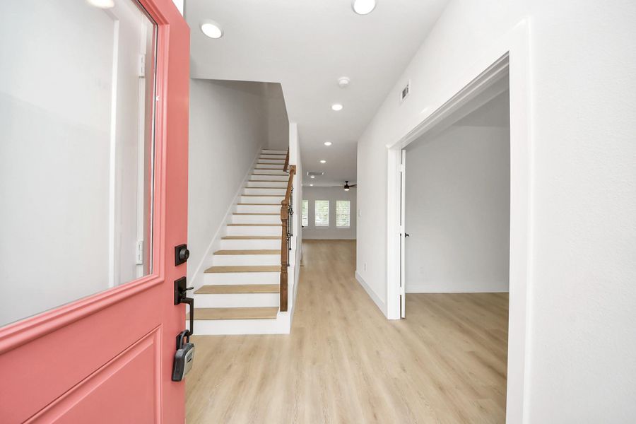 Spacious, unfurnished interior of a new home in , Alvin (Image 32). Spacious, unfurnished interior of a new home in , Alvin (Image 32).