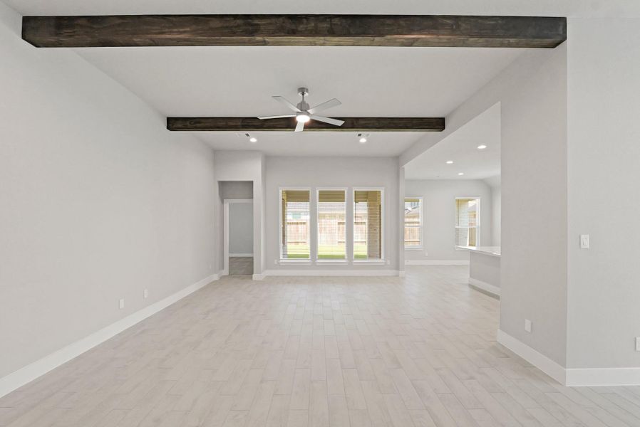 Spacious, unfurnished interior of a new home in Briarwood Crossing, Rosenberg (Image 21).