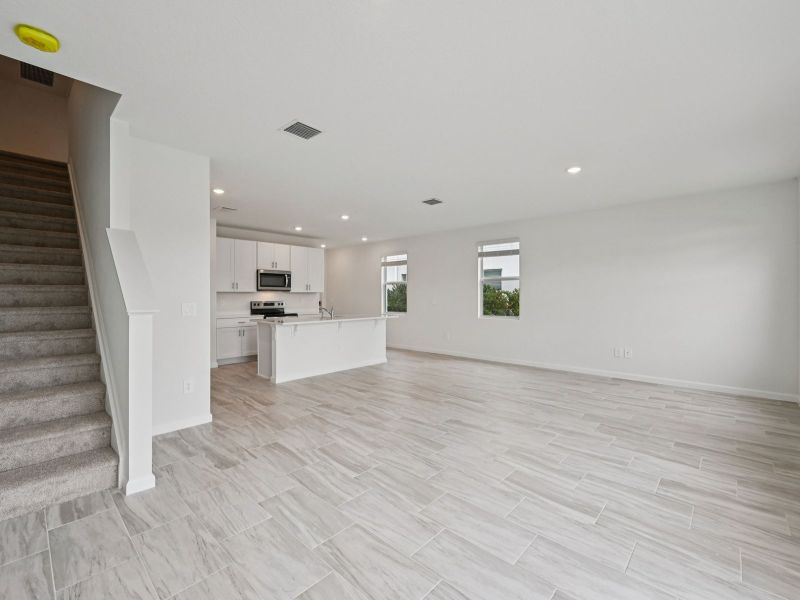 Spacious, unfurnished interior of a new home in Tidewater, Fort Pierce (Image 12).