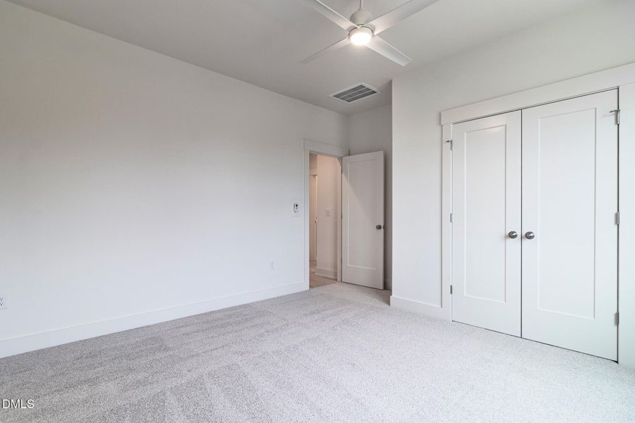 401_STABLE_VALLEY_INTERIOR_43