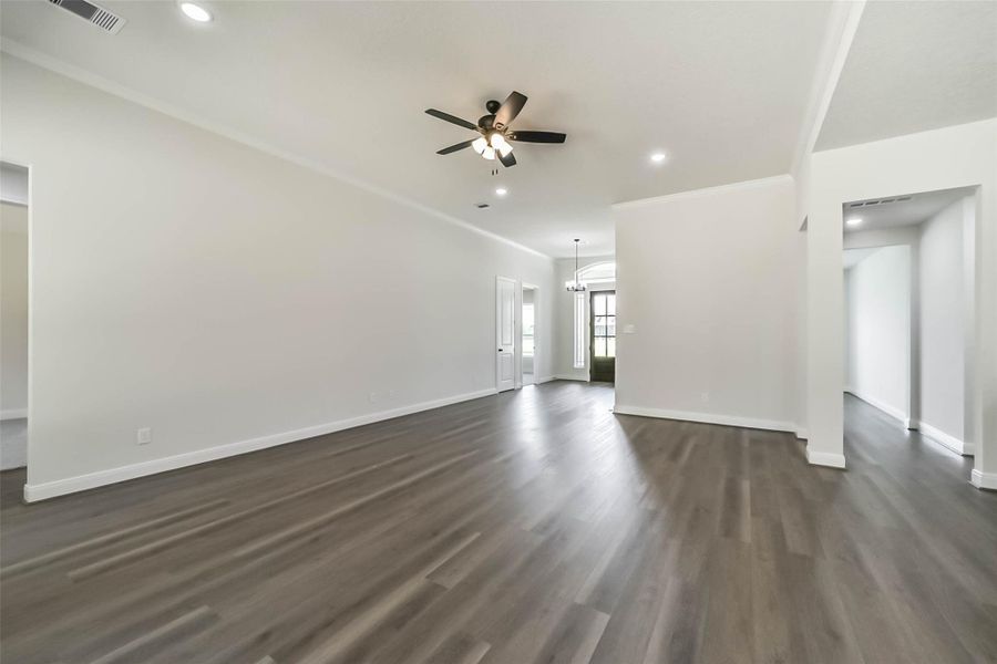 Spacious, unfurnished interior of a new home in , Baytown (Image 22).