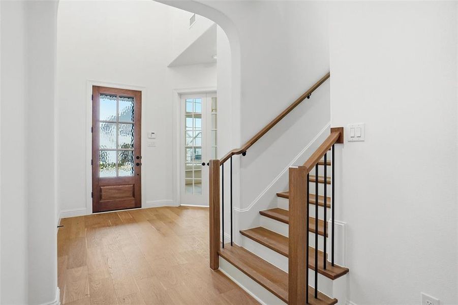 Spacious, unfurnished interior of a new home in , Aledo (Image 16).