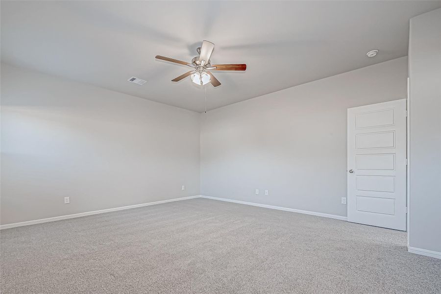 Spacious, unfurnished interior of a new home in Mill Creek Trails, Magnolia (Image 32).