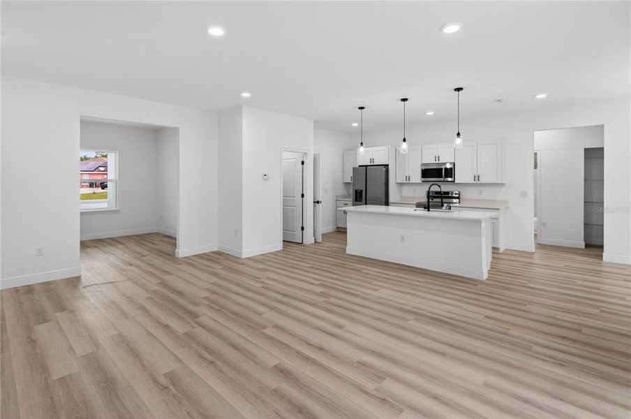 Spacious, unfurnished interior of a new home in , Ocala (Image 20).