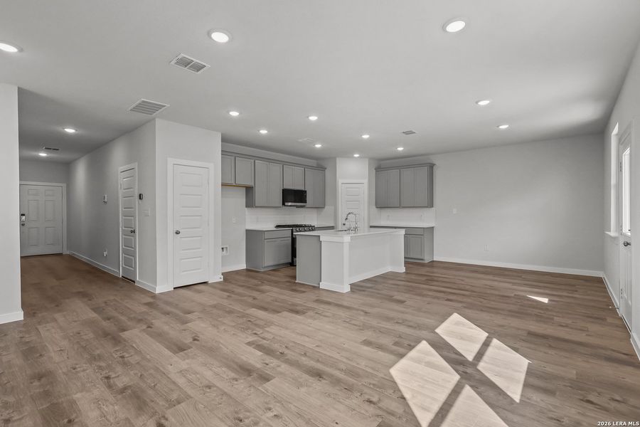 Spacious, unfurnished interior of a new home in Senna, Leon Valley (Image 17). Spacious, unfurnished interior of a new home in Senna, Leon Valley (Image 17).