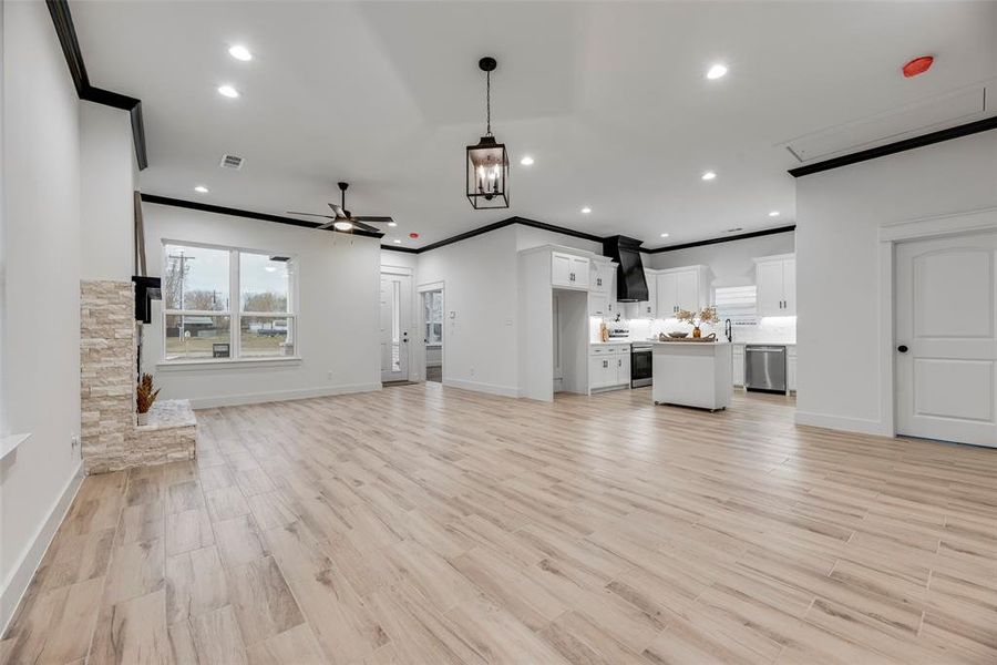 Spacious, unfurnished interior of a new home in , East Tawakoni (Image 10).