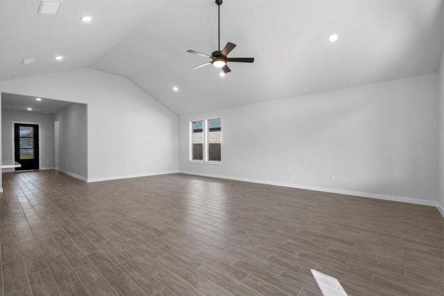 Spacious, unfurnished interior of a new home in Harvest Green - Final Opportunities, Richmond (Image 8). Spacious, unfurnished interior of a new home in Harvest Green - Final Opportunities, Richmond (Image 8).