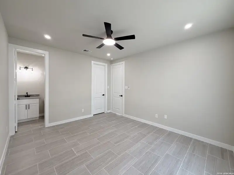Spacious, unfurnished interior of a new home in , San Antonio (Image 15).