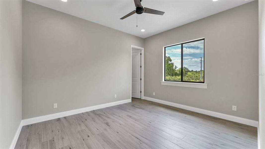 Spacious, unfurnished interior of a new home in , Lakeland (Image 22).