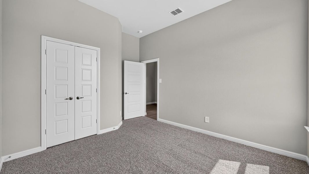Representative unfurnished interior of a home built from the The Aspen by D.R. Horton in Lakeview Pointe, Midlothian (Image 29).