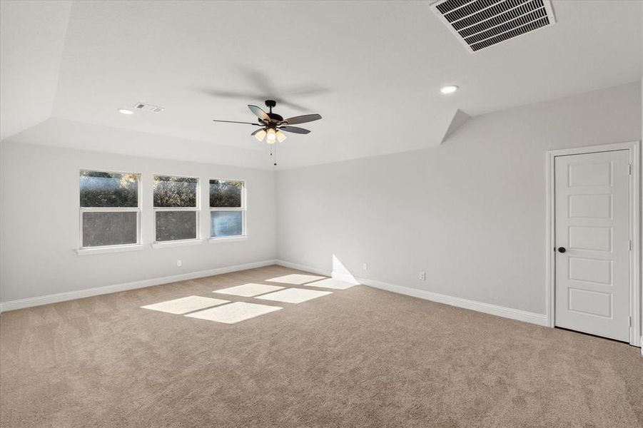 Spacious, unfurnished interior of a new home in Massey Meadows, Midlothian (Image 23).