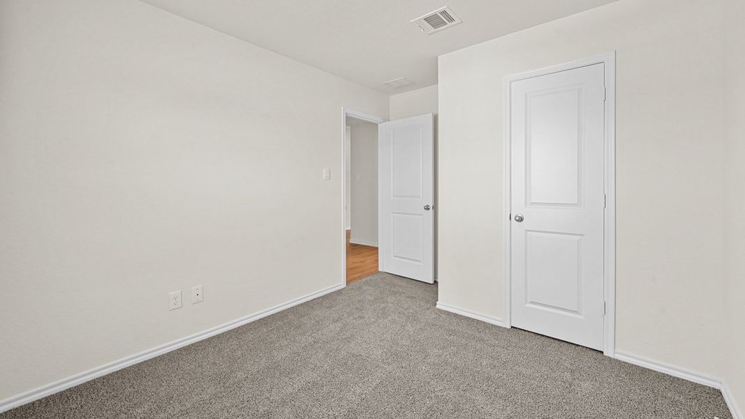 Spacious, unfurnished interior of a new home in The Reserve at Timber Creek, Lindale (Image 33).