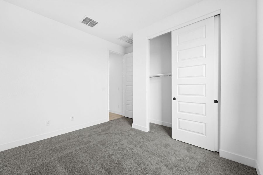 Spacious, unfurnished interior of a new home in Combs Ranch, San Tan Valley (Image 26).