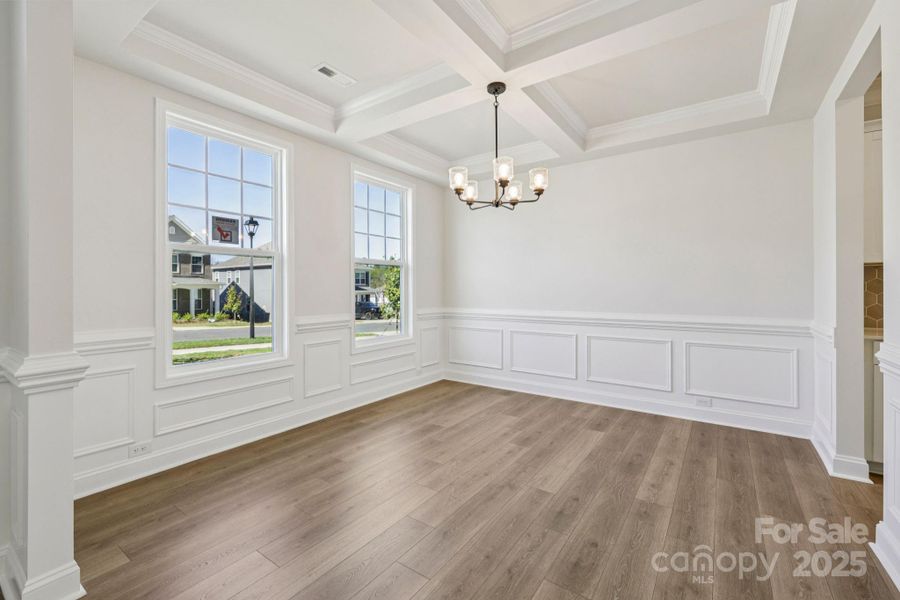 Spacious, unfurnished interior of a new home in Falls Cove, Troutman (Image 25).