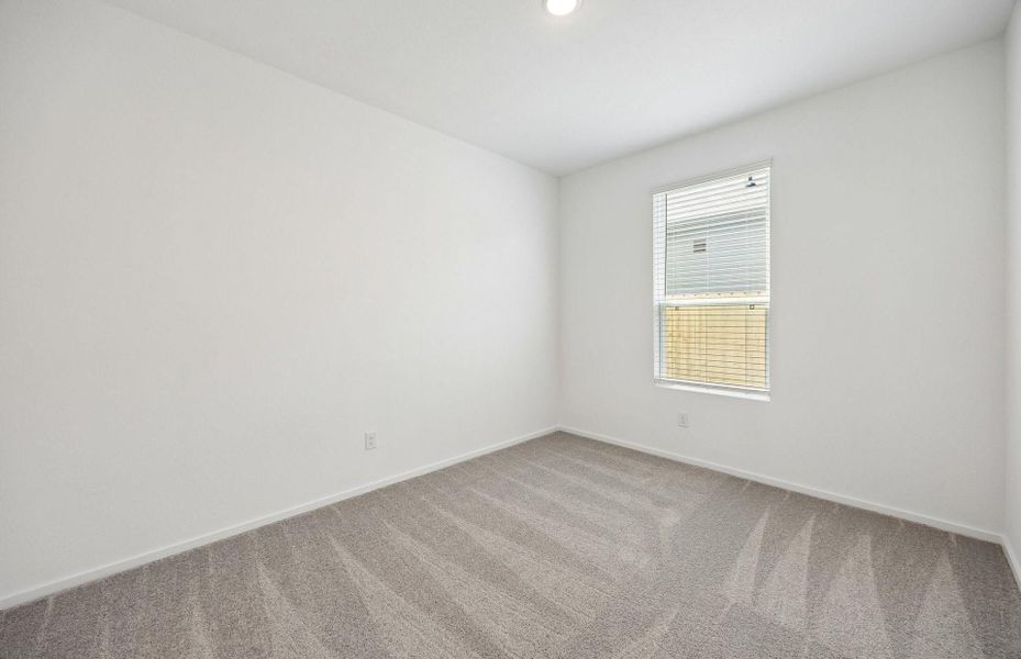 Spacious, unfurnished interior of a new home in Stokesbury, Waller (Image 25).