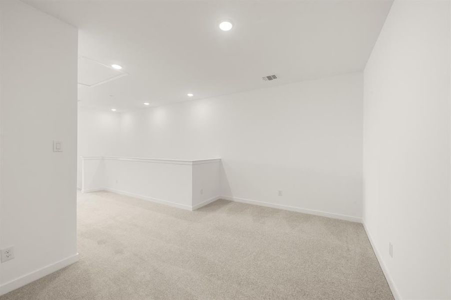 Spacious, unfurnished interior of a new home in The Pointe at Capp Smith Lake, Watauga (Image 18).