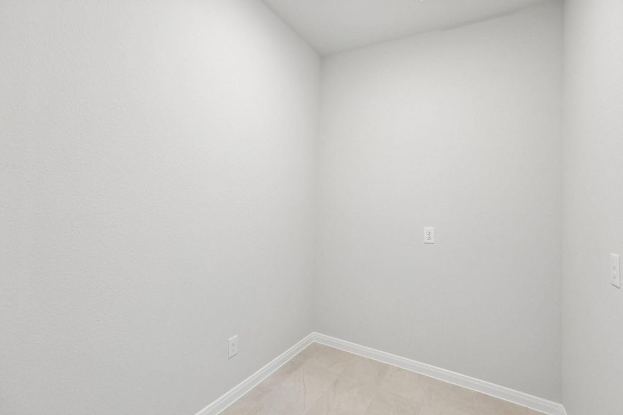 Spacious, unfurnished interior of a new home in Aldeana, Bonney (Image 20).