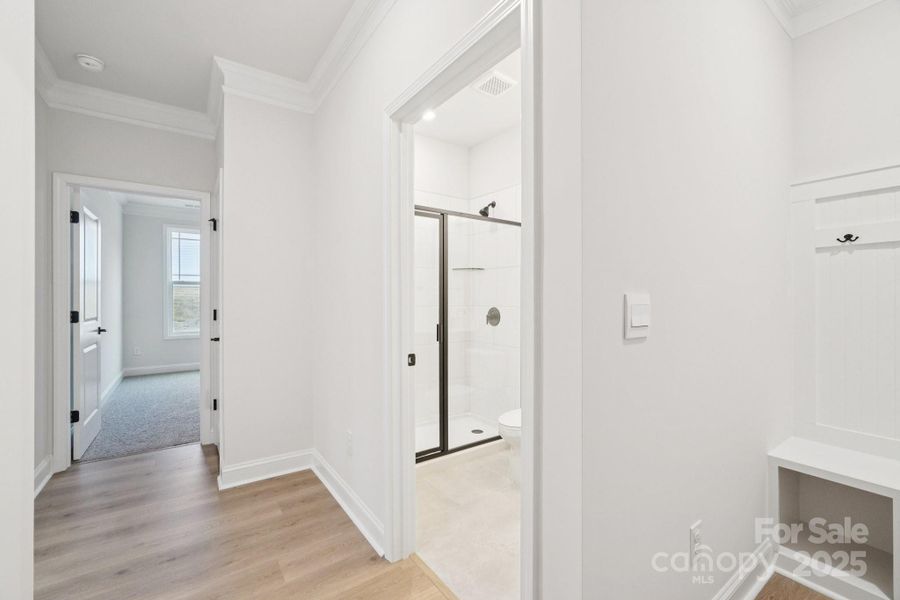 Spacious, unfurnished interior of a new home in Sylvan Creek, Denver (Image 30).