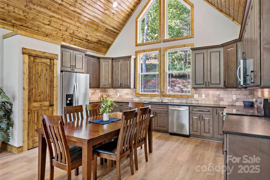 Full pantry Full pantry