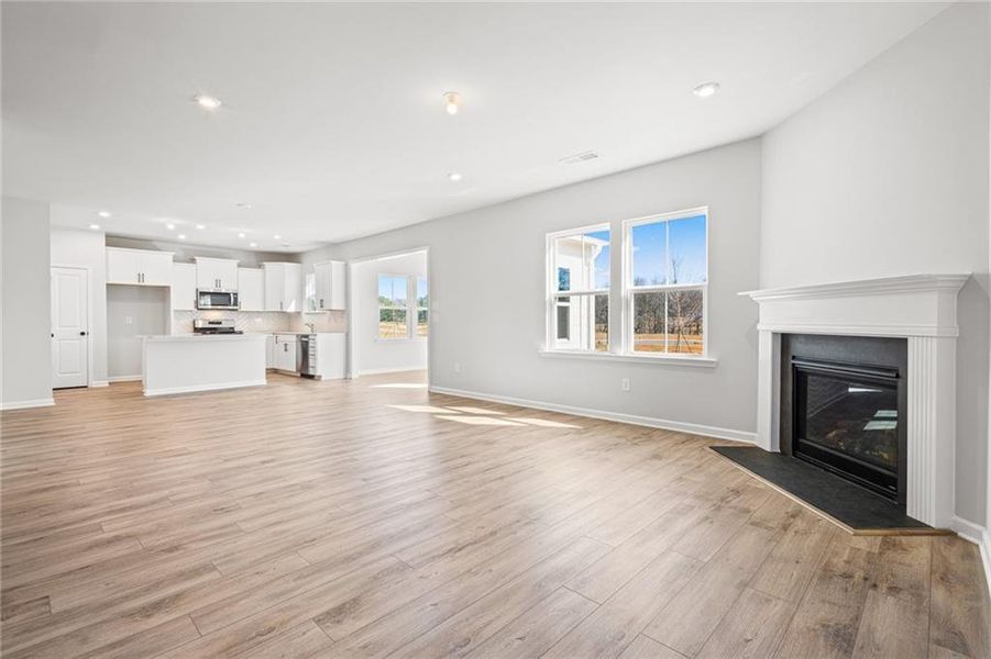 Spacious, unfurnished interior of a new home in Berkeley Mill, Cumming (Image 15).