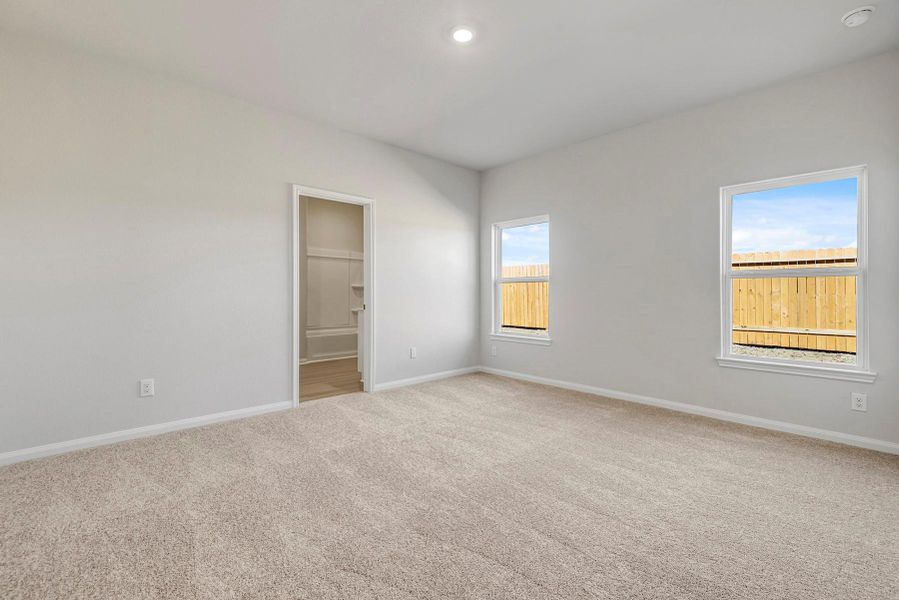 Spacious, unfurnished interior of a new home in Wayside Village, Houston (Image 8).