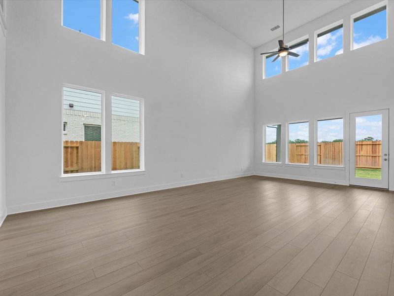 Spacious, unfurnished interior of a new home in Pecan Ridge, Fulshear (Image 15).
