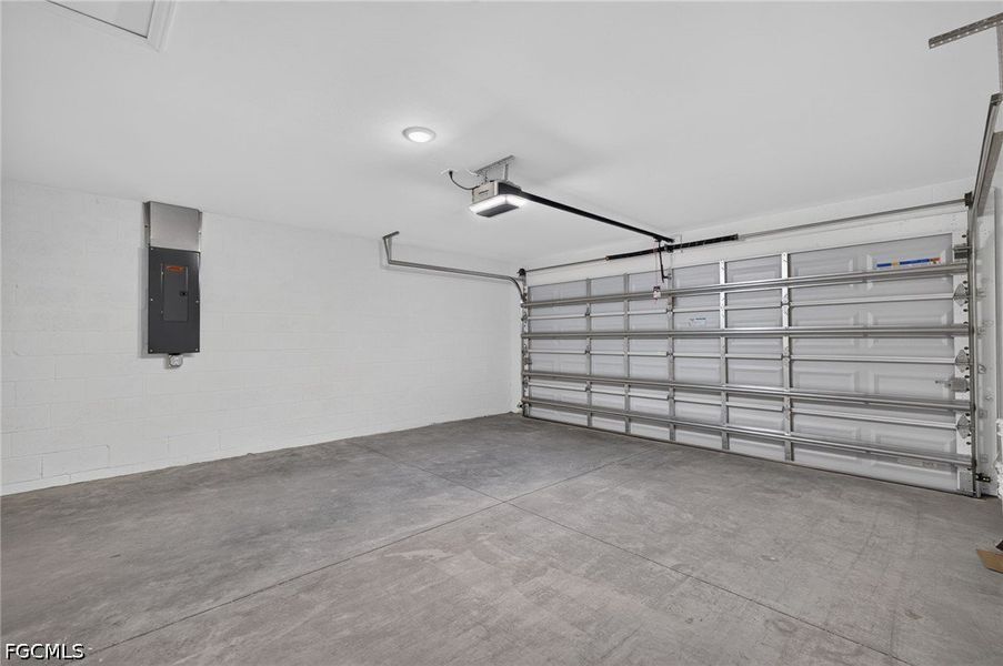 Spacious, unfurnished interior of a new home in Cape Coral, Cape Coral (Image 26). Spacious, unfurnished interior of a new home in Cape Coral, Cape Coral (Image 26).