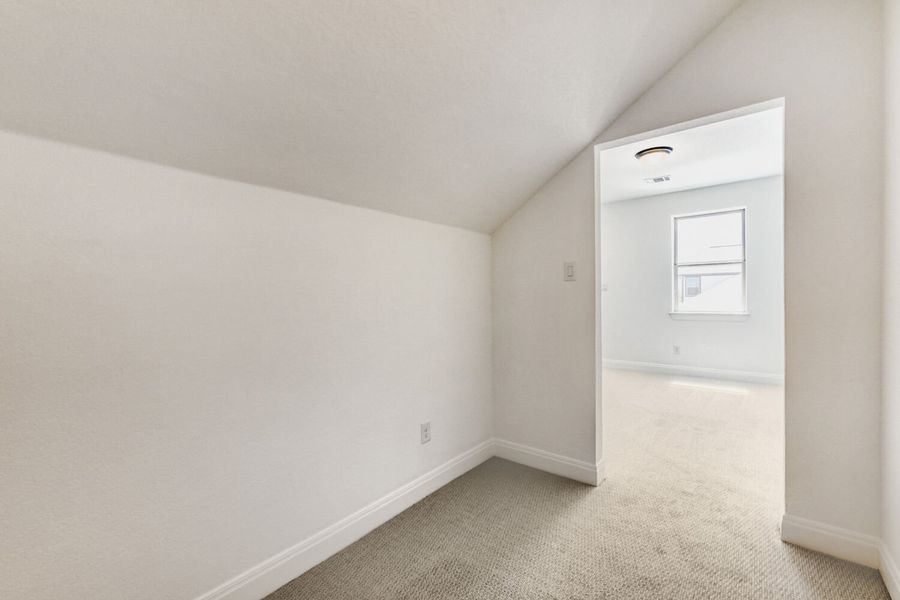 Spacious, unfurnished interior of a new home in The Porch at Du Pre, Buda (Image 18). Spacious, unfurnished interior of a new home in The Porch at Du Pre, Buda (Image 18).