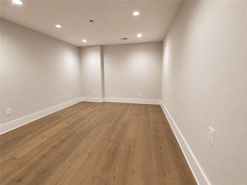 Spacious, unfurnished interior of a new home in , Alpharetta (Image 39).