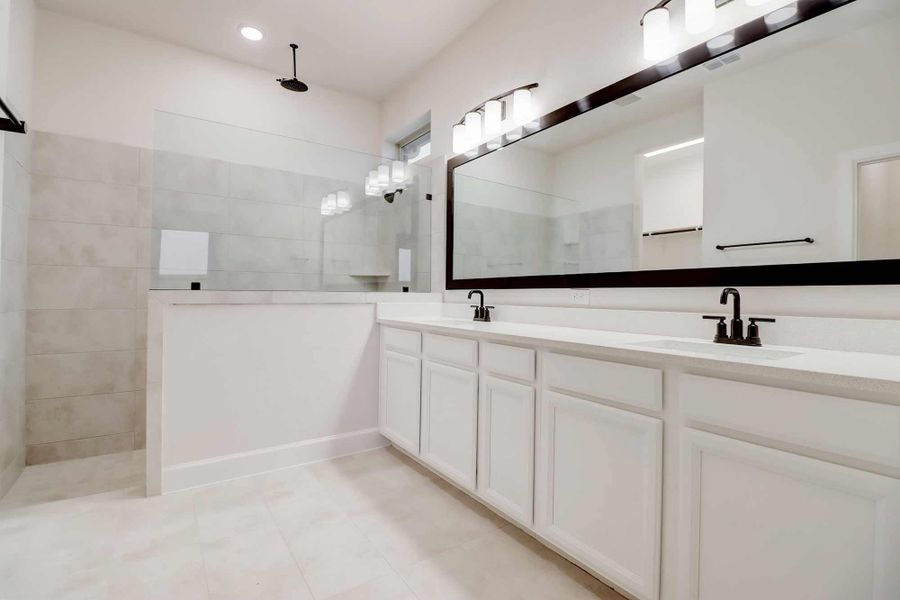 Representative furnished interior of a home built from the The Citadel by David Weekley Homes in Prairieland Village 40' Homesites, Cypress (Image 23).