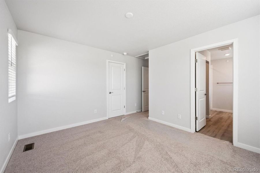 Spacious, unfurnished interior of a new home in Legato, Commerce City (Image 15).