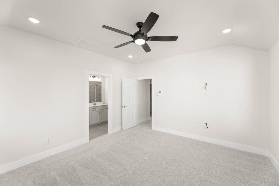 Spacious, unfurnished interior of a new home in The Retreat at Harvest, Argyle (Image 19). Spacious, unfurnished interior of a new home in The Retreat at Harvest, Argyle (Image 19).