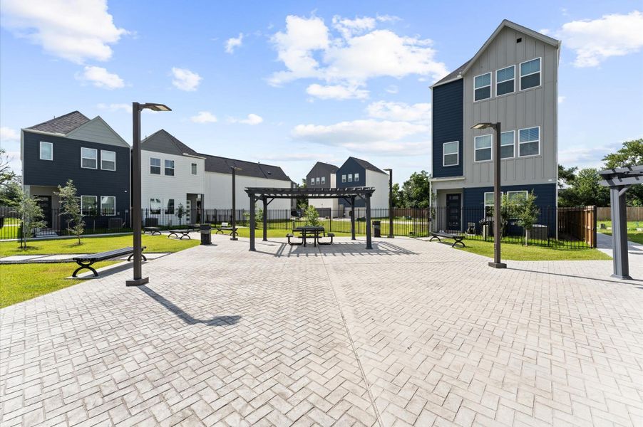 Community amenities in , Houston (Image 29).