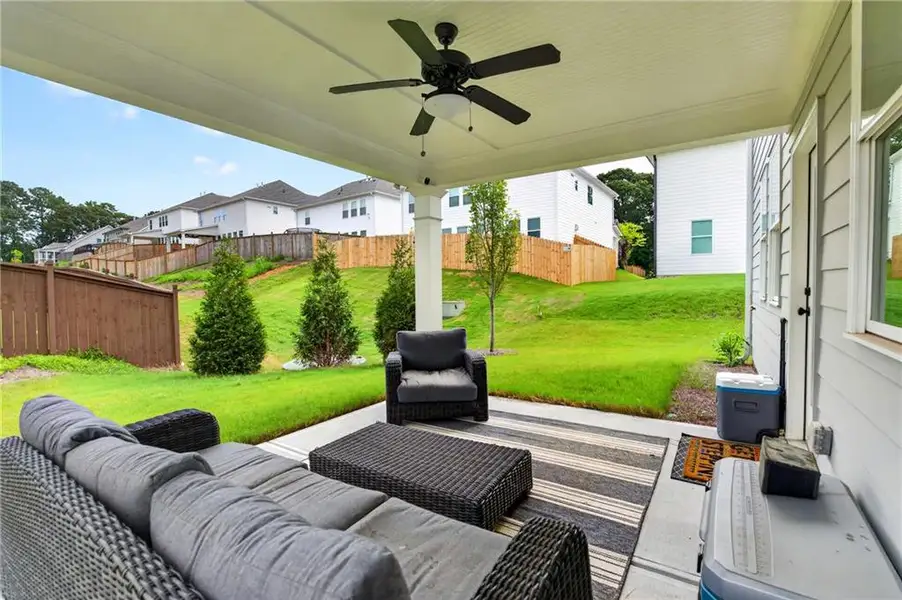Exterior details and patio area of a home in Avenbrook, Mableton (Image 3).