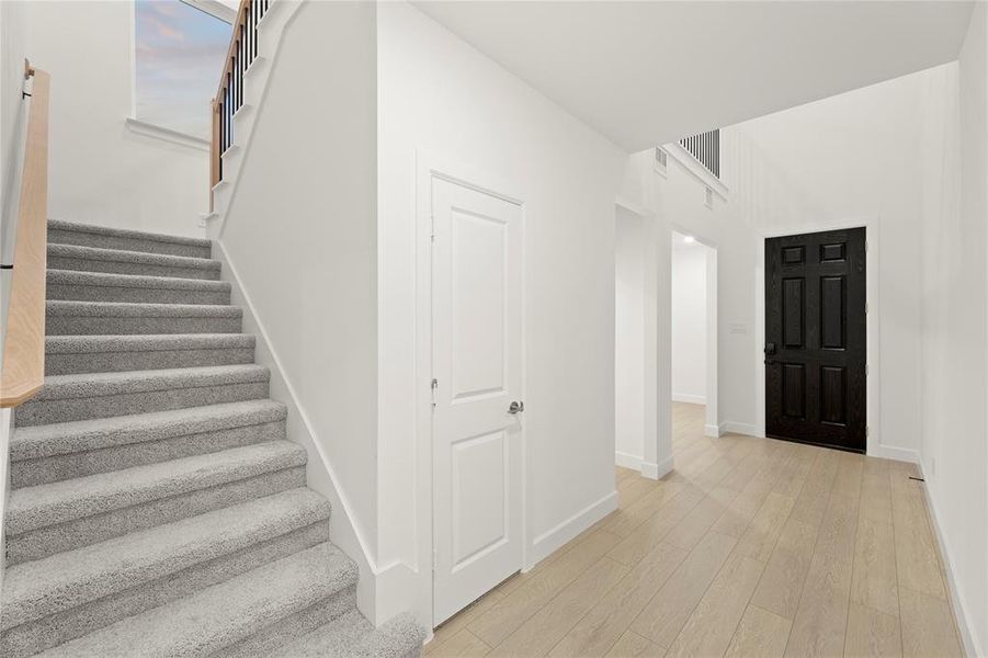 Spacious, unfurnished interior of a new home in Creekside, Royse City (Image 15).