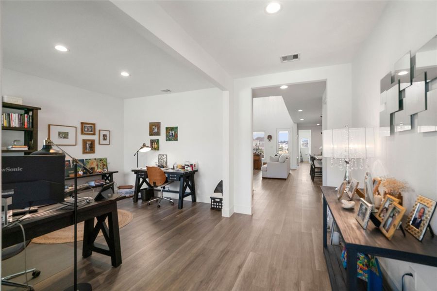 Furnished interior view inside a new home in Fosters Ridge 60's, Conroe (Image 15). Furnished interior view inside a new home in Fosters Ridge 60's, Conroe (Image 15).
