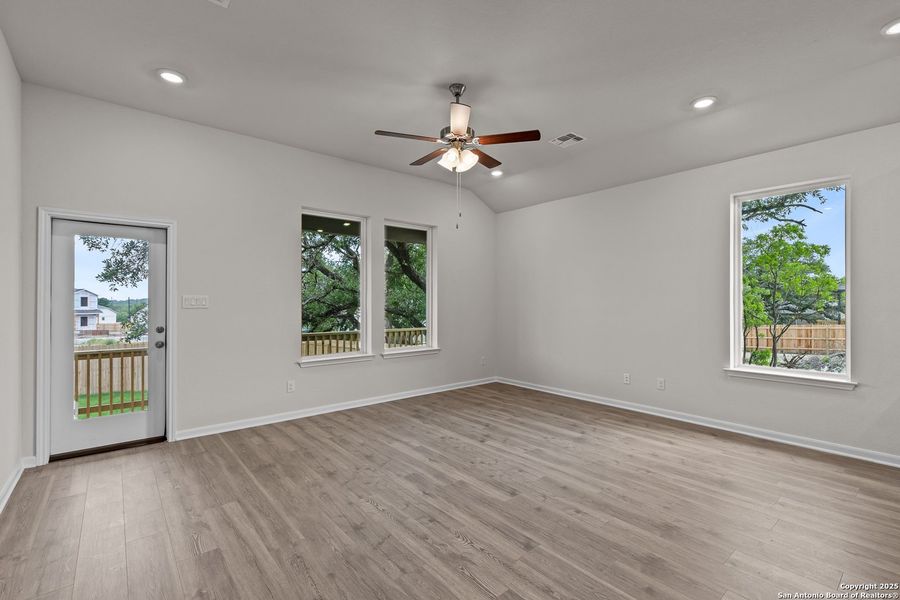 Spacious, unfurnished interior of a new home in Hunter's Ranch, San Antonio (Image 12). Spacious, unfurnished interior of a new home in Hunter's Ranch, San Antonio (Image 12).