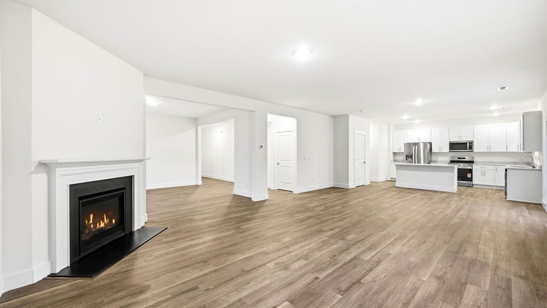 Spacious, unfurnished interior of a new home in Polo Fields, Kingsport (Image 13).