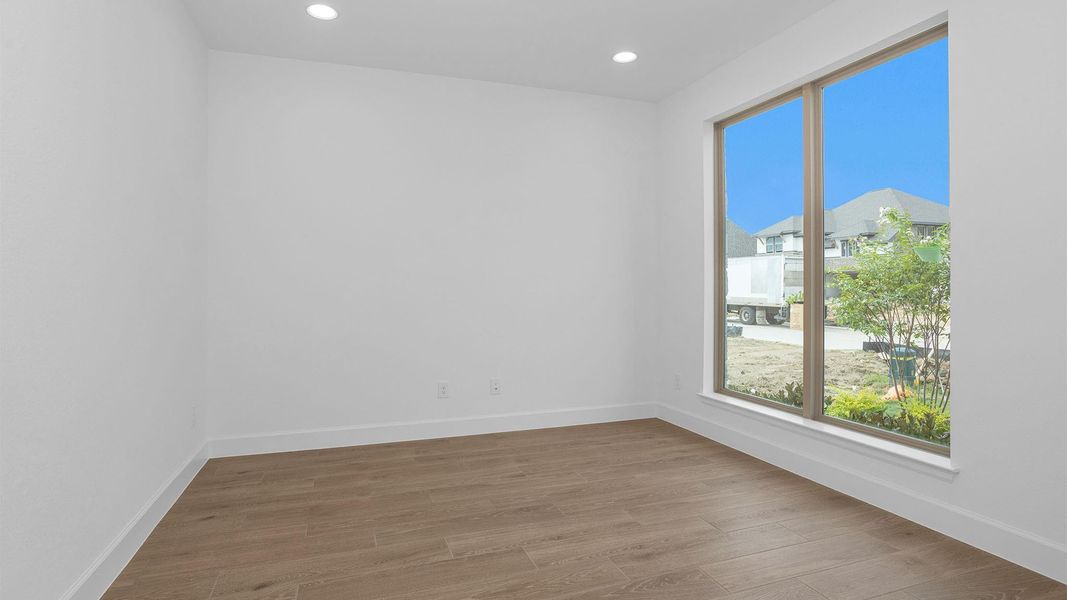 Spacious, unfurnished interior of a new home in Legacy, League City (Image 15). Spacious, unfurnished interior of a new home in Legacy, League City (Image 15).