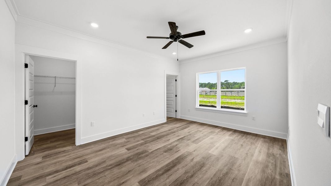 Spacious, unfurnished interior of a new home in Colonial East, Panama City Beach (Image 17).
