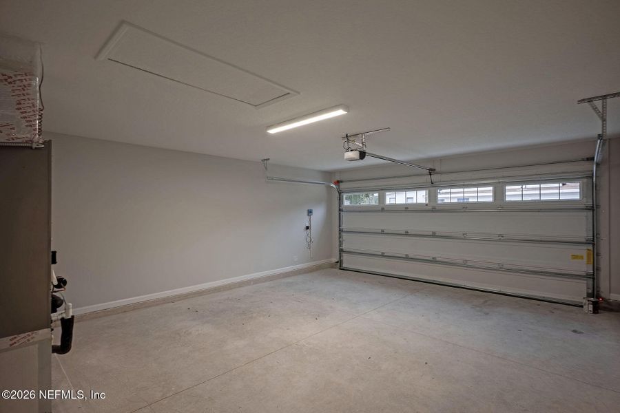 Spacious, unfurnished interior of a new home in , Jacksonville (Image 22).