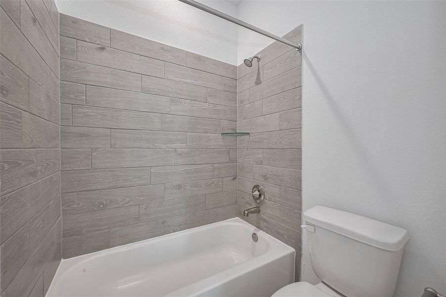 Furnished interior view inside a new home in Lago Mar, La Marque (Image 13).