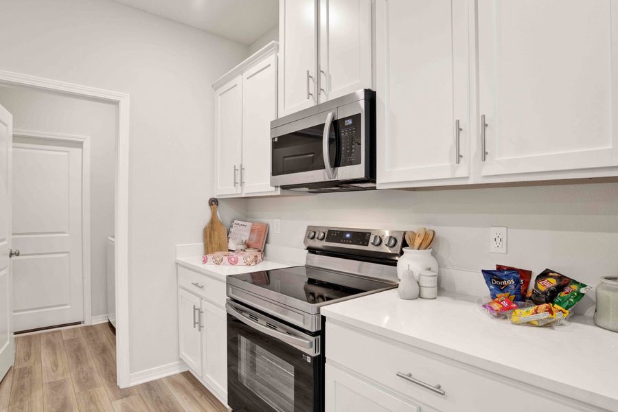 Furnished interior view inside a new home in Bellview Pointe, Pensacola (Image 11).