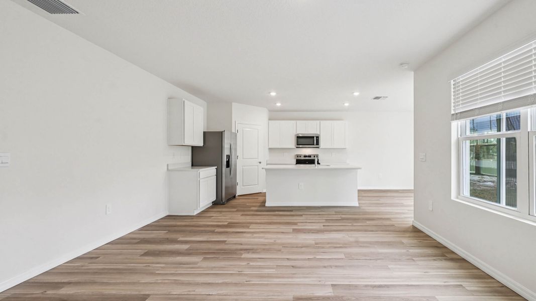 Representative unfurnished interior of a home built from the Darwin by D.R. Horton in Ocala Crossings South, Ocala (Image 23).