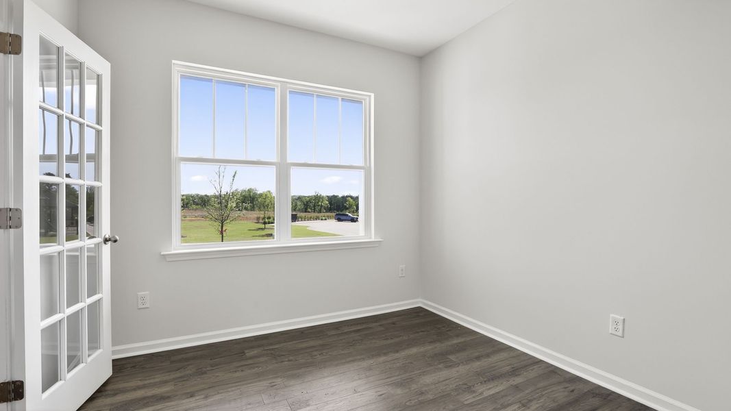 Spacious, unfurnished interior of a new home in Hunters Ridge, Woodruff (Image 13).